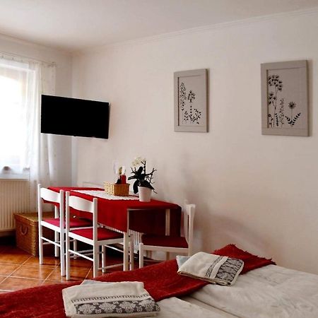Bed and Breakfast Szentesi Panzio Фертёракош Экстерьер фото