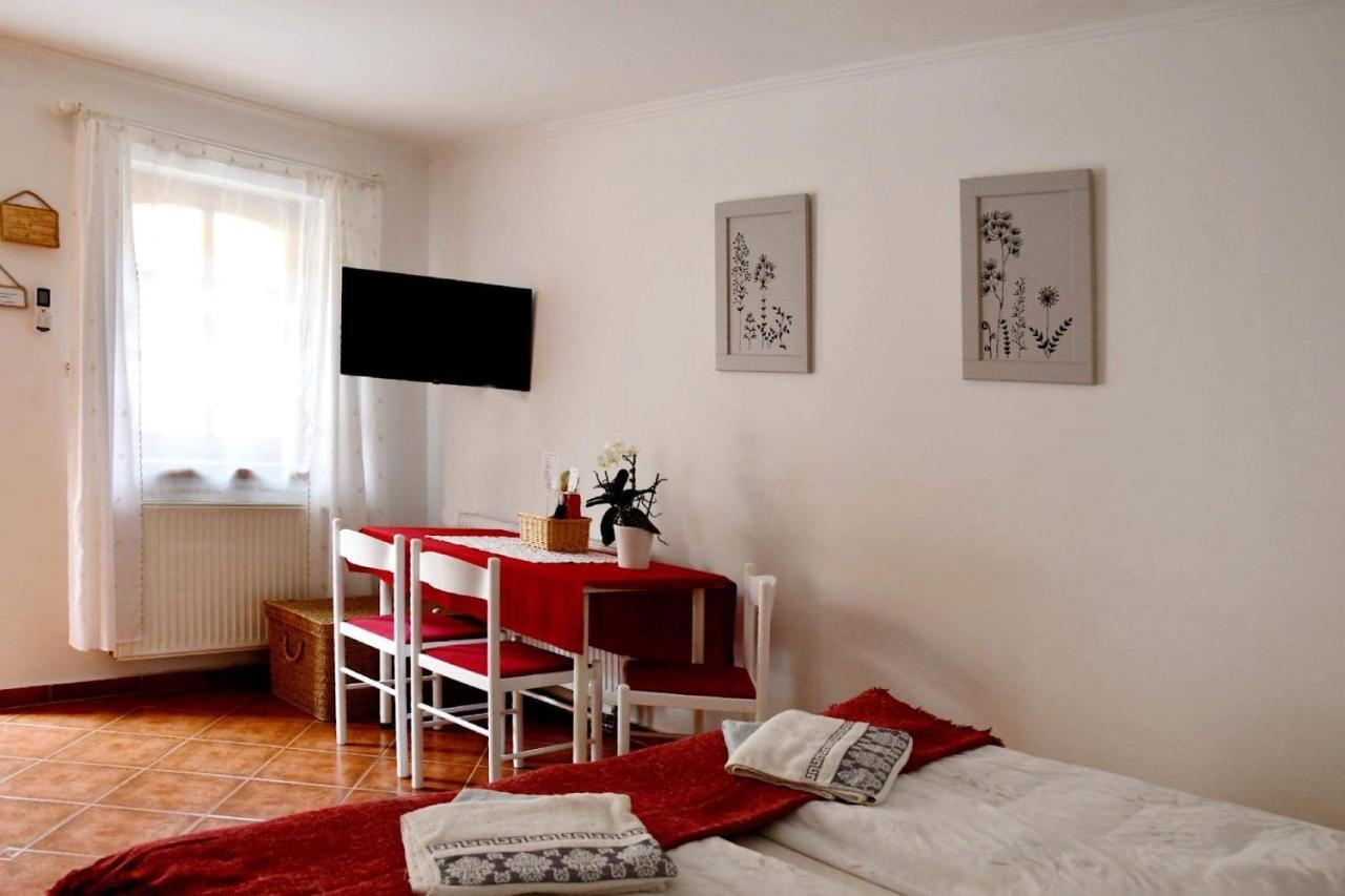 Bed and Breakfast Szentesi Panzio Фертёракош Экстерьер фото