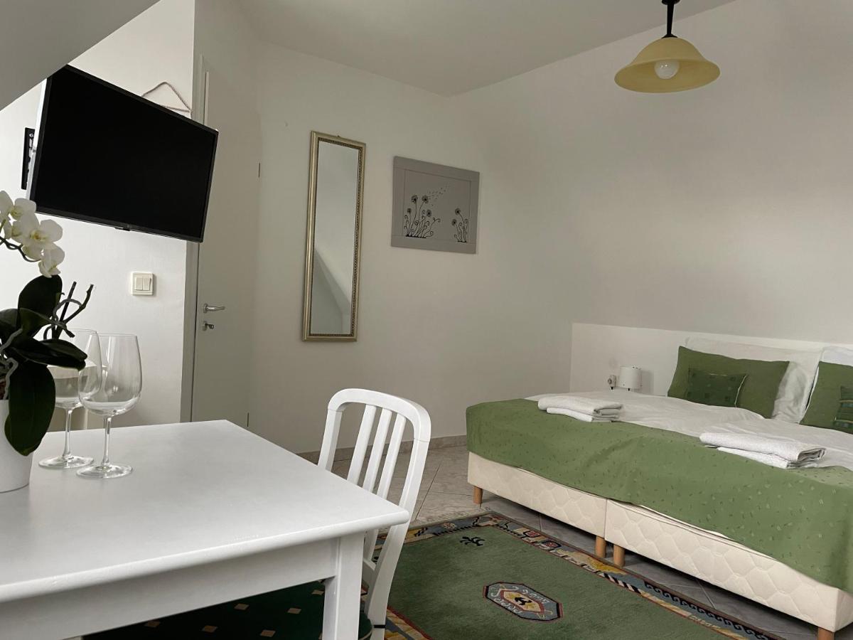 Bed and Breakfast Szentesi Panzio Фертёракош Экстерьер фото