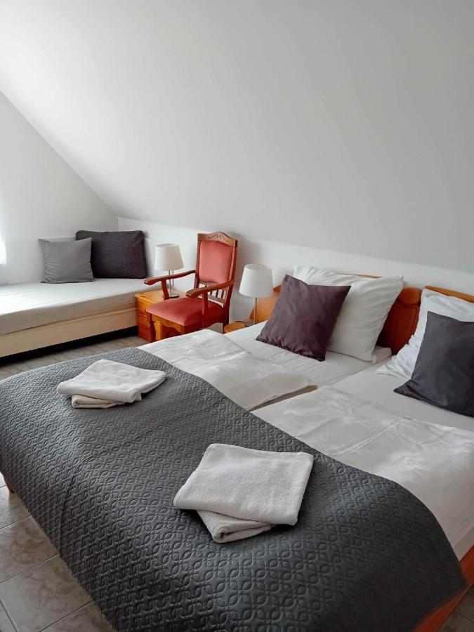 Bed and Breakfast Szentesi Panzio Фертёракош Экстерьер фото