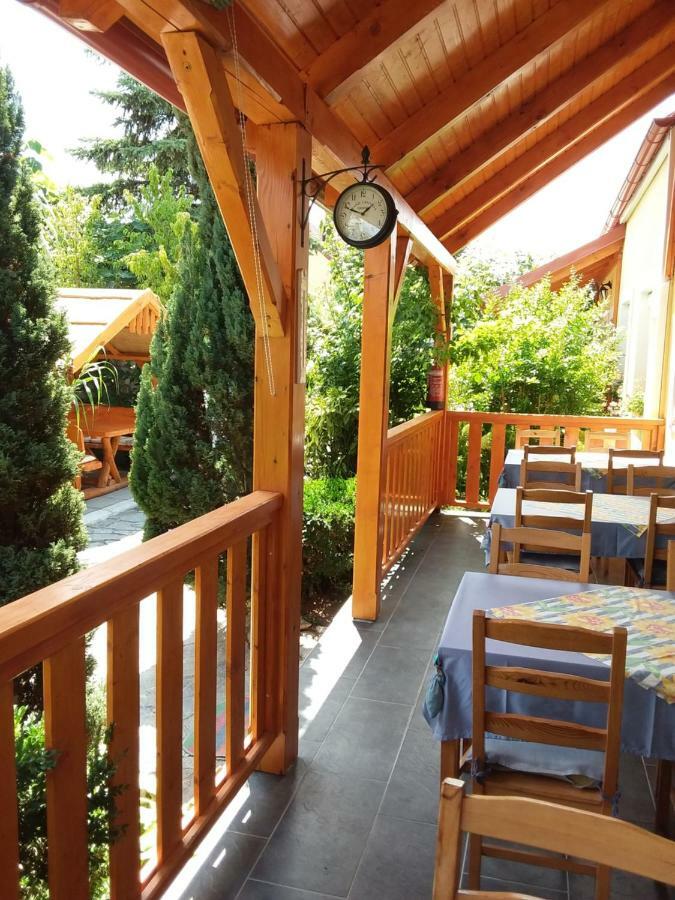 Bed and Breakfast Szentesi Panzio Фертёракош Экстерьер фото
